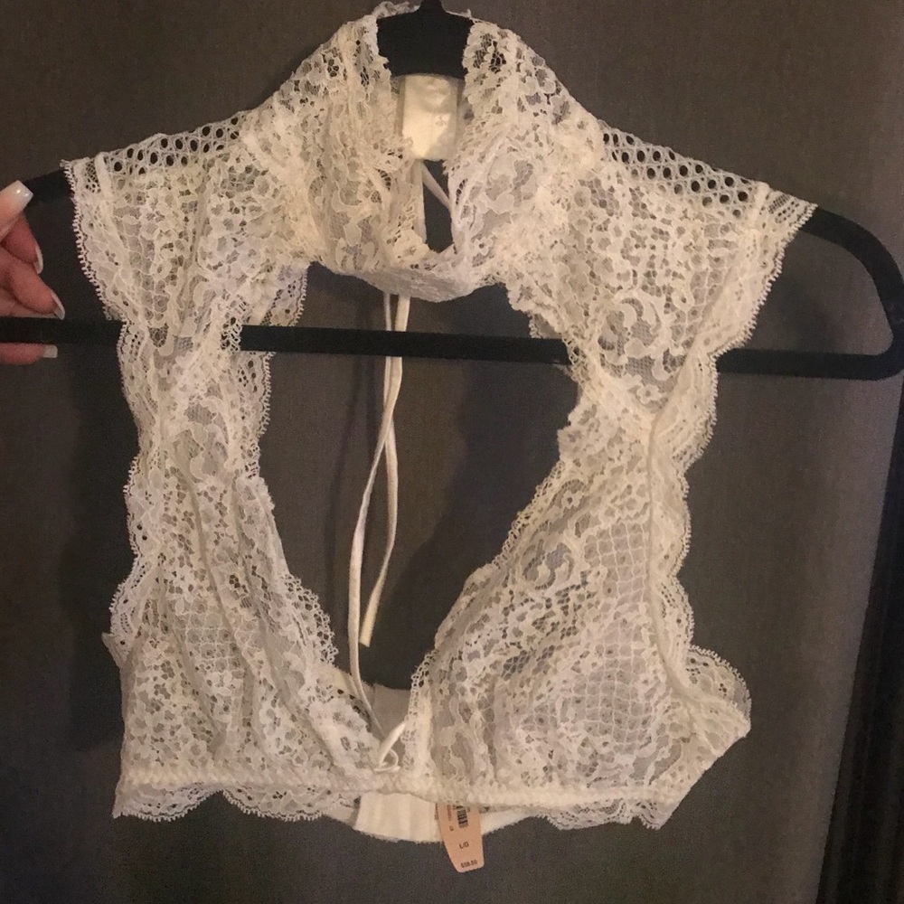 Victoria’s Secret crop top L